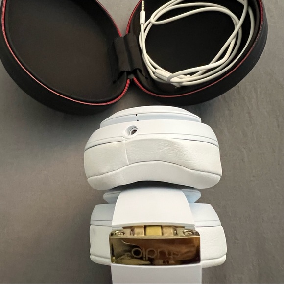 Beats studio3 headphones - Picture 12 of 15